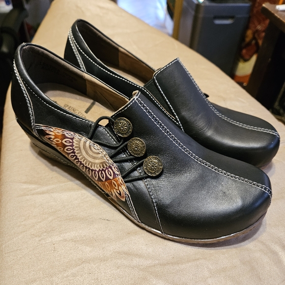 L'Artiste by Spring Step Agacia Black Slip-On Shoe women's 8.5, sunburst design - Picture 2 of 10